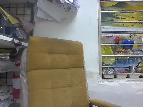 Snapshot of cute_modell chatting on February 19, 12:35 pm cute modell online show from February 19, 12:35 pm