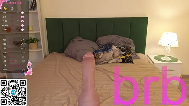 Bonnie White online show from October 26, 10:15 am