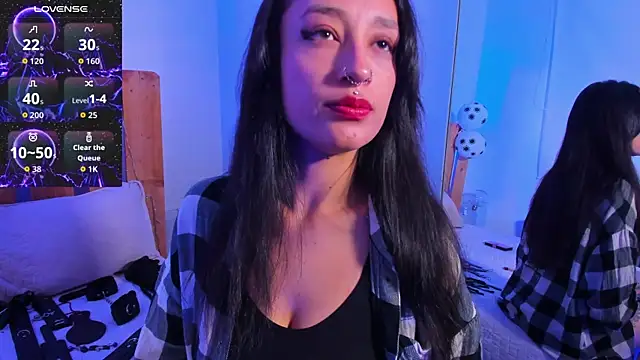 Snapshot of coral_jonesss chatting on June 22, 3:31 pm coral jonesss online show from June 22, 3:31 pm