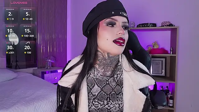 CleeoAdams  online show from March 20, 5:19 am