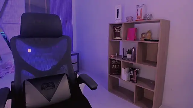 CleeoAdams  online show from October 23, 5:06 am