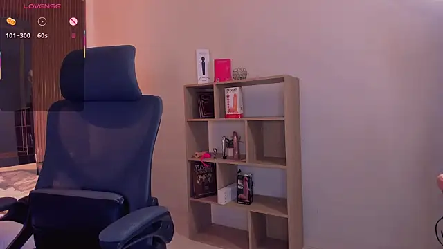 CleeoAdams  online show from October 25, 5:06 am