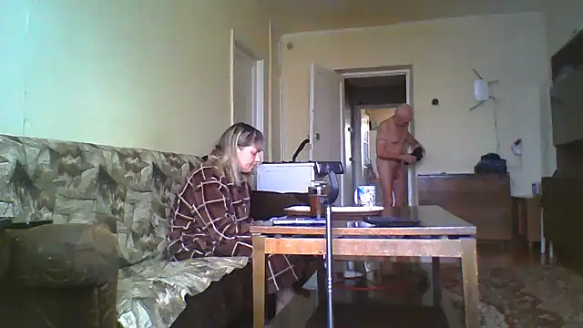 LoverCoupxl online show from September 27, 7:36 am