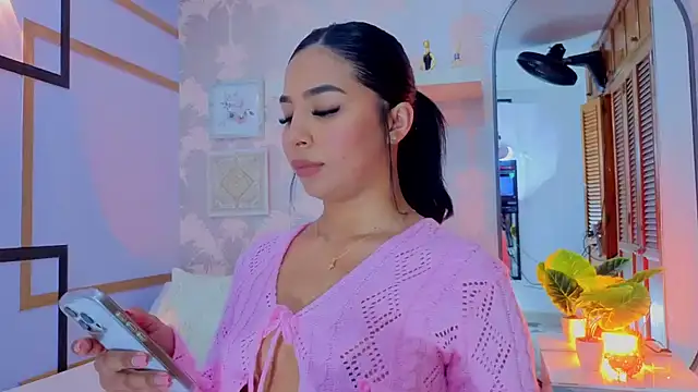 CharlotteGraay online show from March 9, 8:01 pm