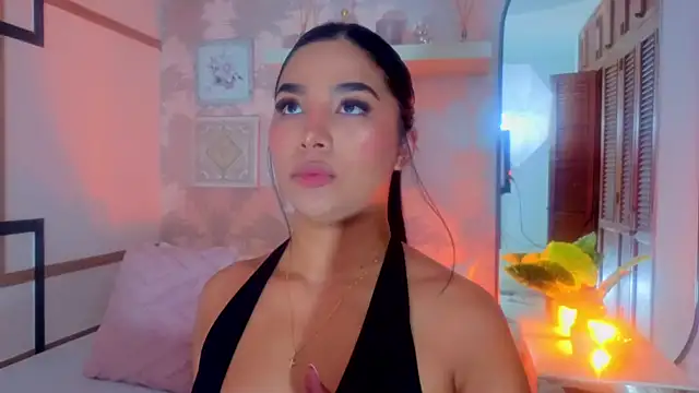 Snapshot of CharlotteGraay chatting on June 18, 7:41 pm CharlotteGraay online show from June 18, 7:41 pm