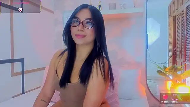 CharlotteGraay online show from June 2, 7:58 pm