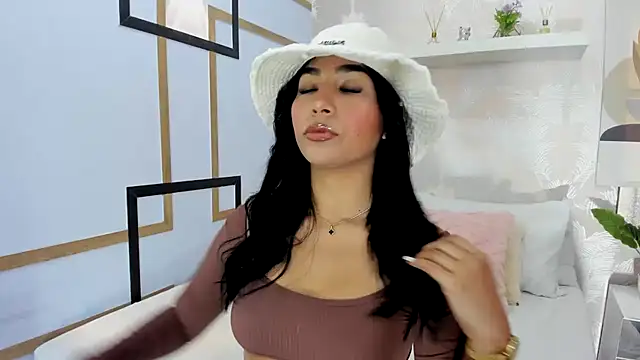 CharlotteGraay online show from October 21, 7:46 pm