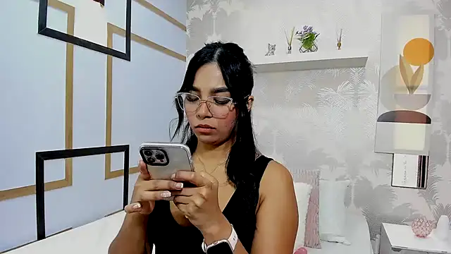 CharlotteGraay online show from October 6, 7:58 pm