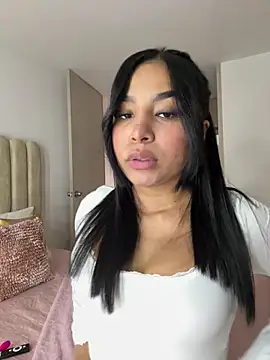 CharlotteGraay online show from April 5, 9:32 pm