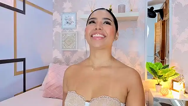 CharlotteGraay online show from November 18, 7:50 pm