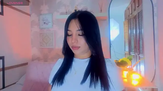 Snapshot of CharlotteGraay chatting on June 27, 7:42 pm CharlotteGraay online show from June 27, 7:42 pm