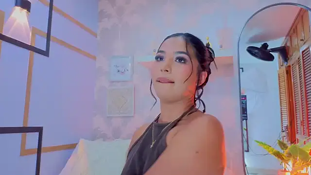 CharlotteGraay online show from March 11, 8:03 pm