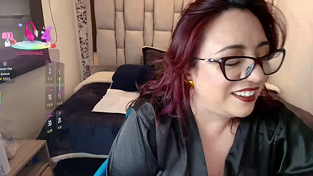 Victoria Adamns online show from February 25, 12:05 pm