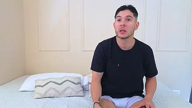 Snapshot of mr_danni chatting on October 27, 7:04 pm mr danni online show from October 27, 7:04 pm