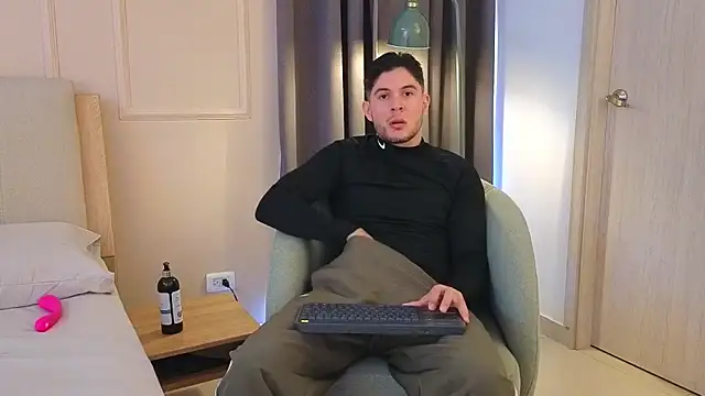 Snapshot of mr_danni chatting on March 3, 5:53 pm mr danni online show from March 3, 5:53 pm