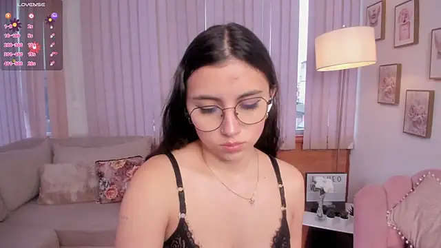 Grace  jones online show from March 4, 1:28 pm