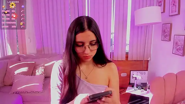 Grace  jones online show from March 8, 1:25 pm