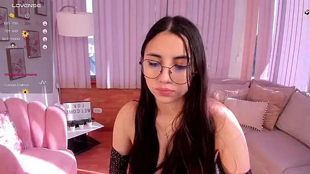 Grace  jones online show from February 19, 1:06 pm