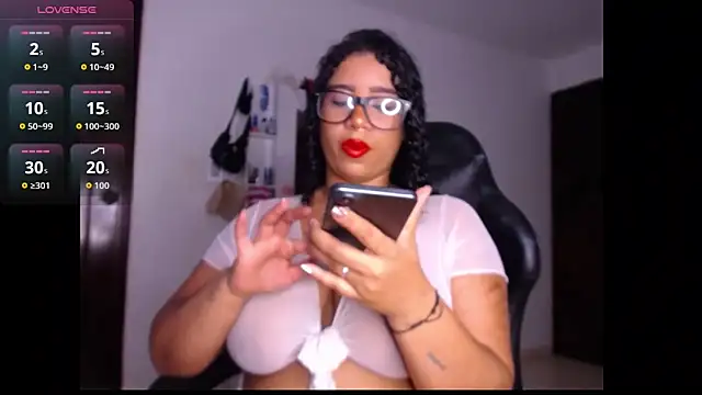 leslycarsson online show from November 19, 1:27 am