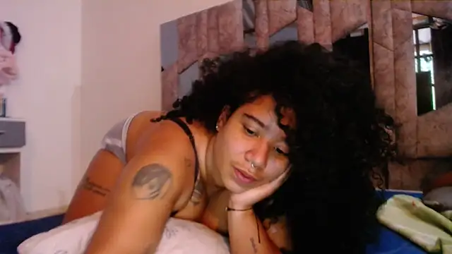 leslycarsson online show from March 29, 10:00 pm