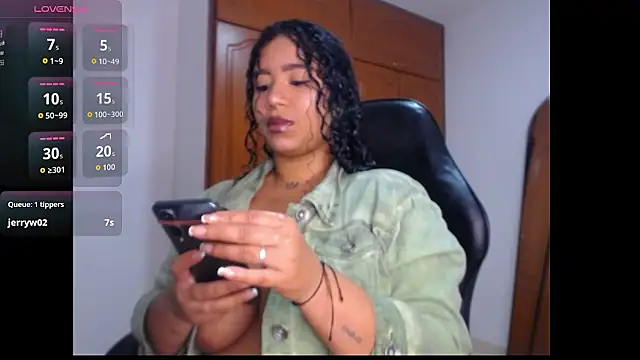 leslycarsson online show from January 14, 2:37 am