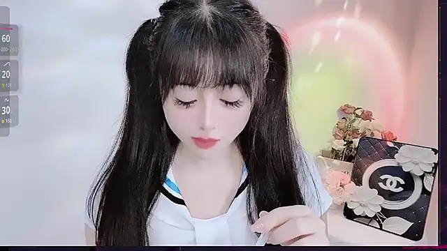 LiLiLily online show from September 25, 6:58 pm