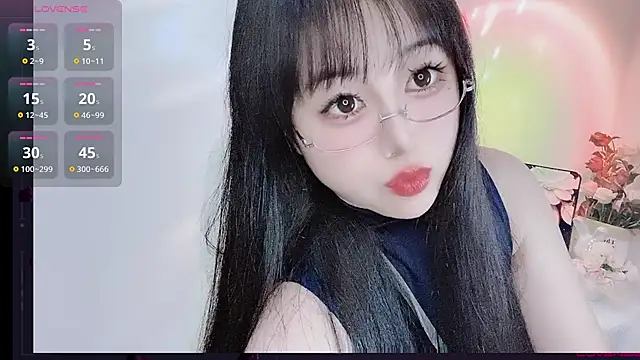 LiLiLily online show from September 21, 5:40 pm