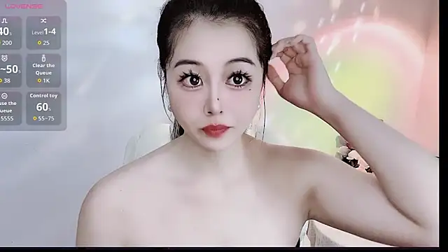 LiLiLily online show from October 17, 8:54 pm