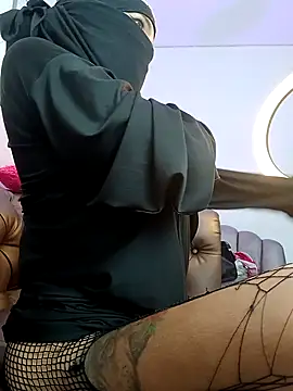 azahara faraah online show from October 19, 6:10 pm