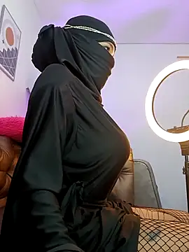 azahara faraah online show from October 15, 3:42 pm