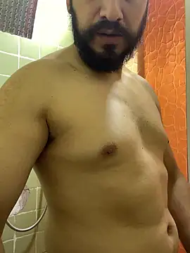 Snapshot of leonardohot1987 chatting on February 12, 3:18 am leonardohot1987 online show from February 12, 3:18 am