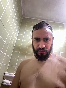 Snapshot of leonardohot1987 chatting on February 21, 2:06 am leonardohot1987 online show from February 21, 2:06 am