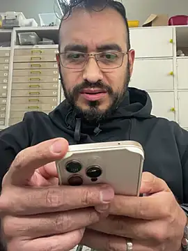 Snapshot of leonardohot1987 chatting on March 12, 7:47 pm leonardohot1987 online show from March 12, 7:47 pm