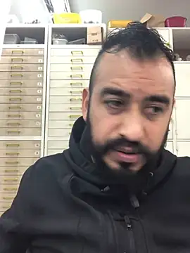 Snapshot of leonardohot1987 chatting on February 7, 8:20 pm leonardohot1987 online show from February 7, 8:20 pm