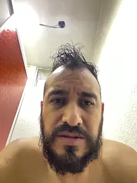 Snapshot of leonardohot1987 chatting on January 22, 2:15 am leonardohot1987 online show from January 22, 2:15 am