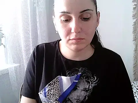 Snapshot of Yuliia30 chatting on December 18, 11:25 am Yuliia30 online show from December 18, 11:25 am