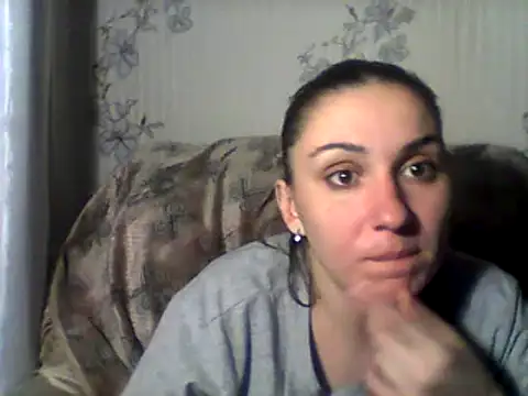 Snapshot of Yuliia30 chatting on February 19, 3:38 pm Yuliia30 online show from February 19, 3:38 pm