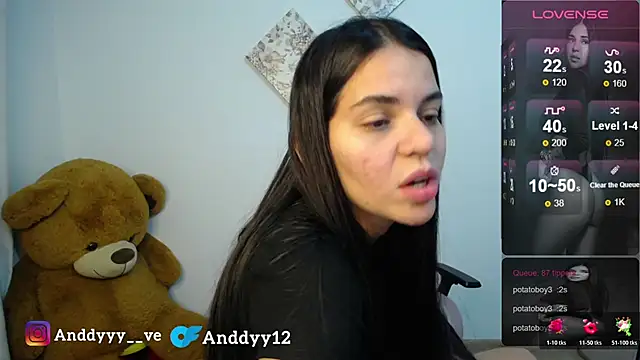 Snapshot of Anddyy__ chatting on June 11, 12:32 am Anddyy online show from June 11, 12:32 am