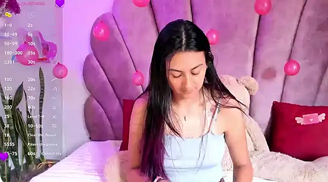 Snapshot of sweetfoxy_17 chatting on February 8, 4:57 pm sweetfoxy 17 online show from February 8, 4:57 pm