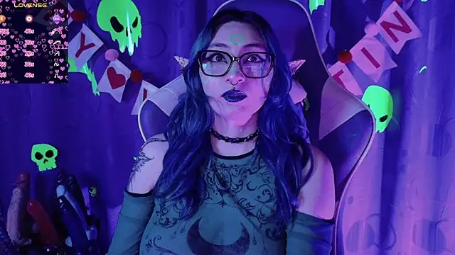 Kimlennox  online show from February 24, 1:34 pm