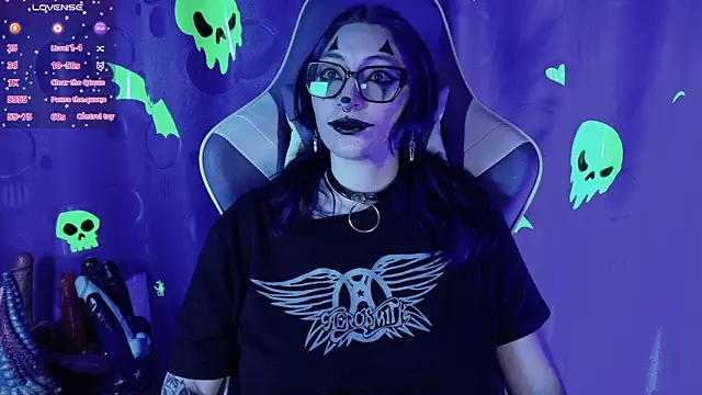 Kimlennox  online show from March 20, 1:45 pm