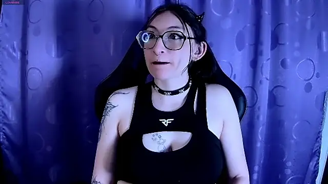 Snapshot of Kimlennox_ chatting on January 29, 2:19 am Kimlennox online show from January 29, 2:19 am