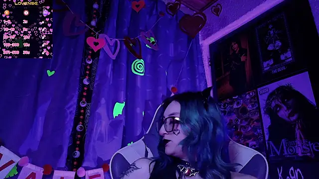 Kimlennox  online show from February 26, 1:22 pm