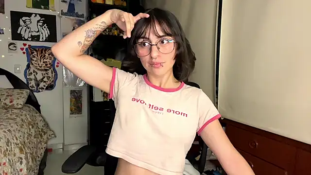 B0nnie H0ney online show from April 24, 1:29 am