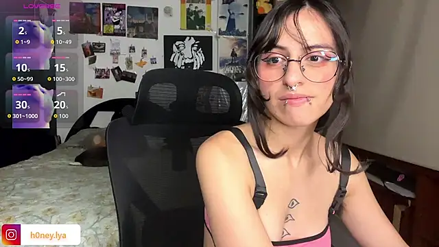 B0nnie H0ney online show from June 25, 12:52 am