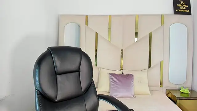 Salmaportman69 online show from February 7, 2:25 pm