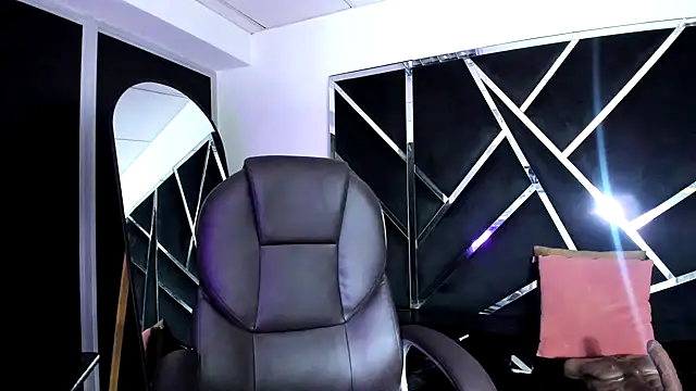 Salmaportman69 online show from October 29, 4:11 am