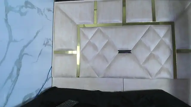 Salmaportman69 online show from December 13, 8:04 pm