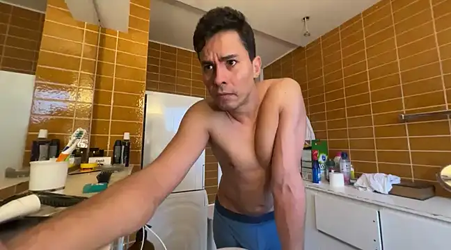 Marcolatin100 online show from February 11, 1:51 pm