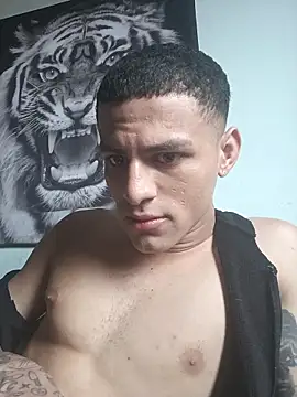 dany hardy online show from October 28, 7:35 pm